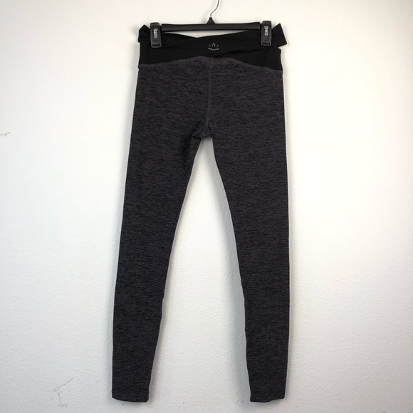 Beyond Yoga East Bound criss cross waist leggings - Picture 7 of 8